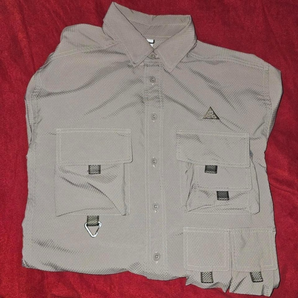Nike ACG Devastation Trail Dri-FIT Overshirt‎ in men's size Medium.